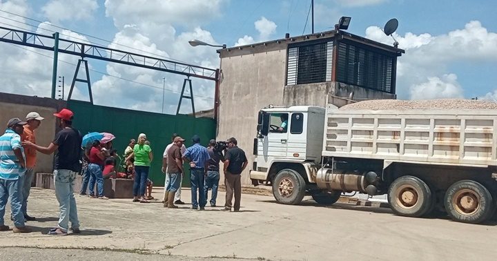 En Tinaquillo los vecinos denuncian malos olores Cojedes