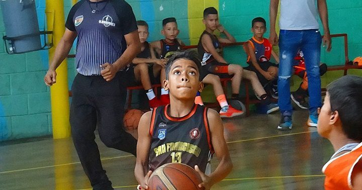 Superliga Baloncesto Evolucion 2023 en Puerto La Cruz