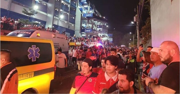 Estampida en partido de fútbol en El Salvador mayo 2023 2